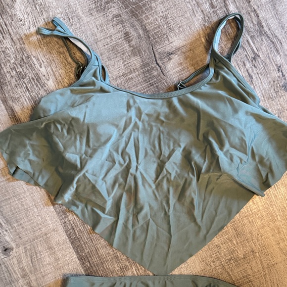 NWOT Green Two-Piece Swimsuit - Picture 3 of 7